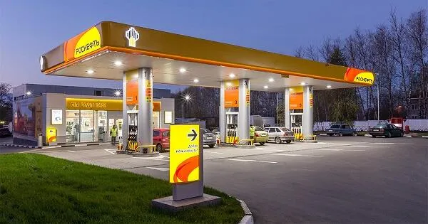 Rusiyanın daha bir şəhərində benzin bitdi