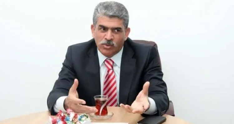 GENERAL POSTUNDA OTURAN SERJANTIN ATDIĞI DAŞ....