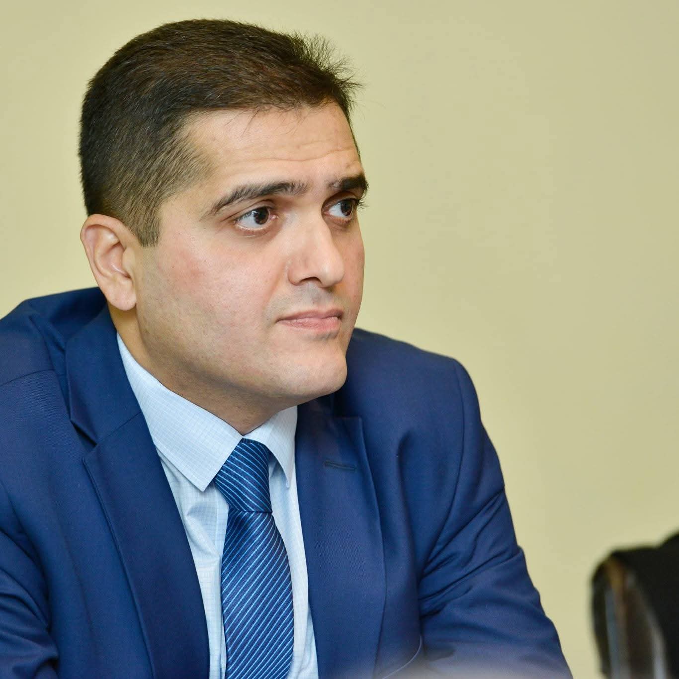Elxan Şahinoğlu: “Hörmüz boğazına alternativ axtarışları davam edir”