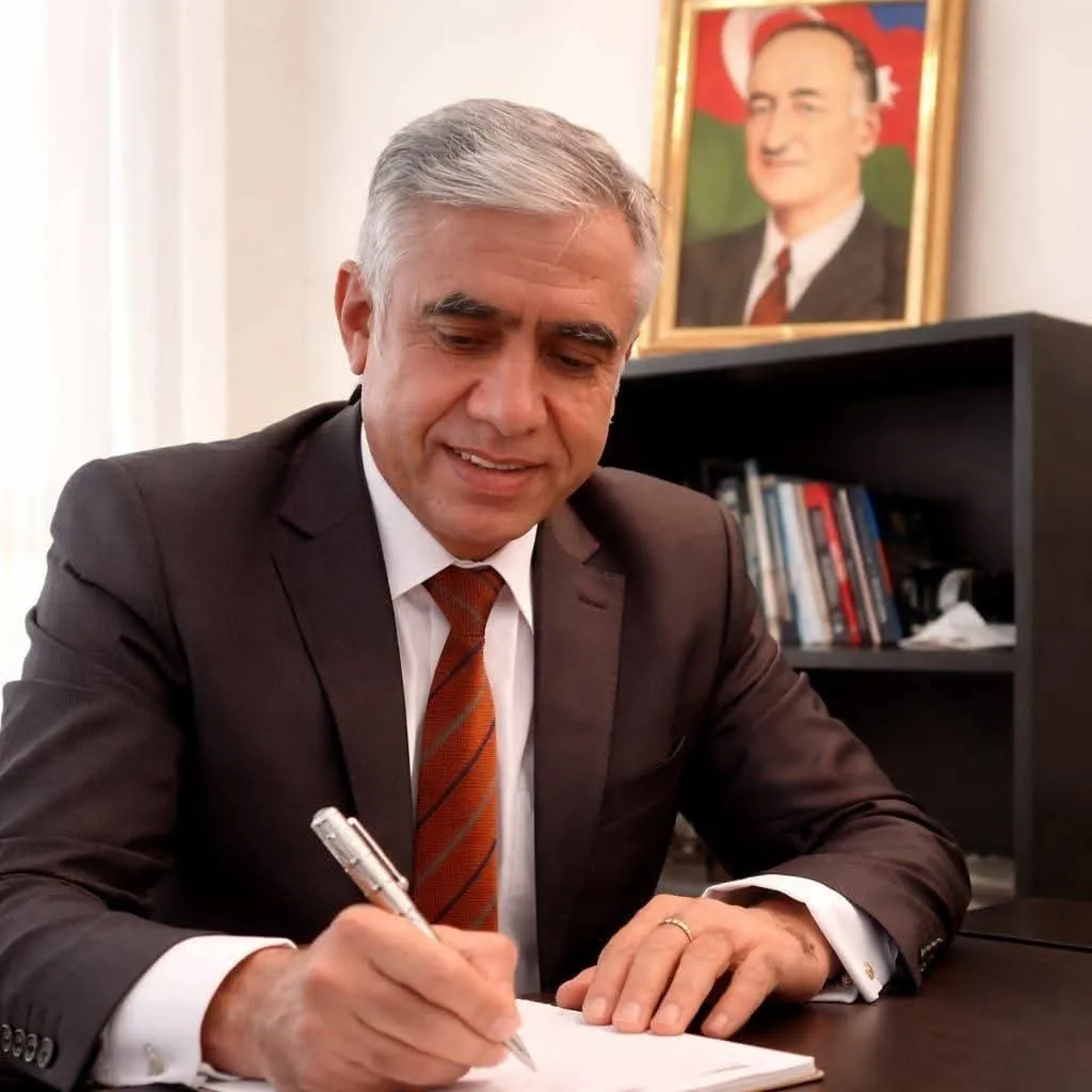 Razim Əmiraslanlı: “Vətəndaş öz ölkəsinin ərazisinə getmək üçün niyə portal vasitəsilə icazə almalıdır?”