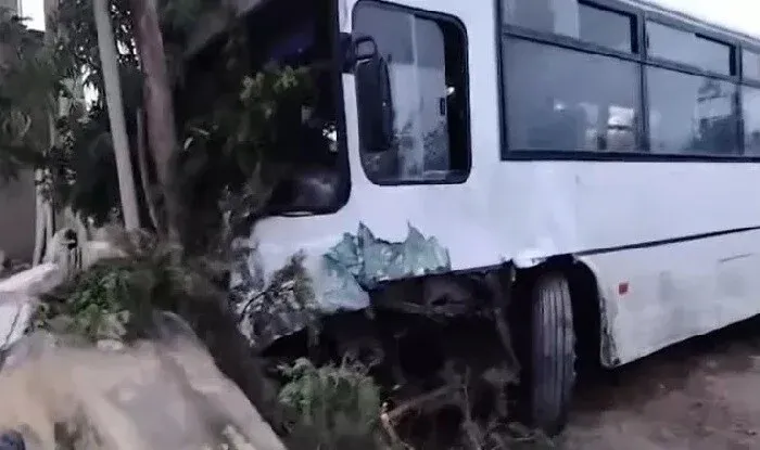 Dünənki ağır qəzada xəsarət alan sürücü öldü
